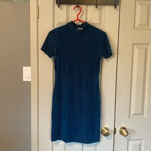 💙 Jolie robe bleue côtelée